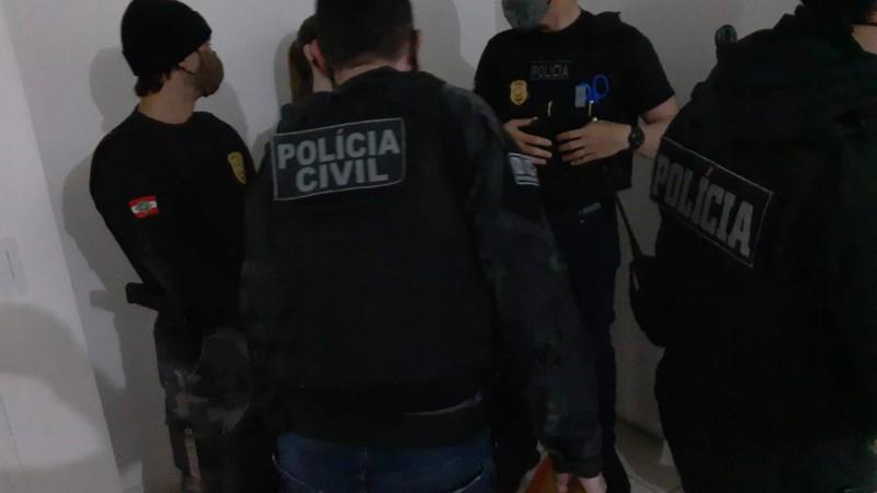 Polícia Civil deflagra operação em combate ao tráfico de drogas em Laguna 