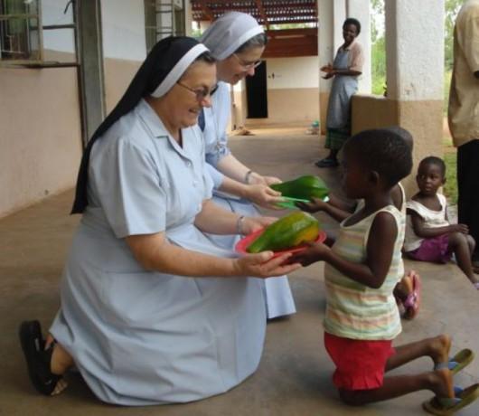 Gincana solidária do Colégio São Bento ajuda a construir escola na África