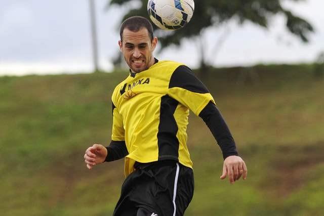 Em coletivo, Rafael Costa volta a formar meio-campo tricolor