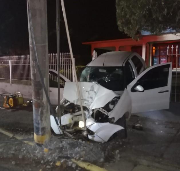 Adolescente de 15 anos morre após colisão contra poste em Braço do Norte