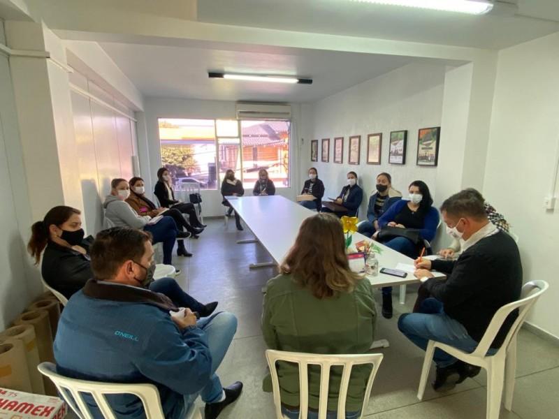 Cocal do Sul: segurança nas creches e escolas é tema de encontro