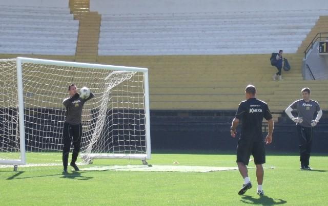 Preparador de goleiros exalta boa fase de Bruno