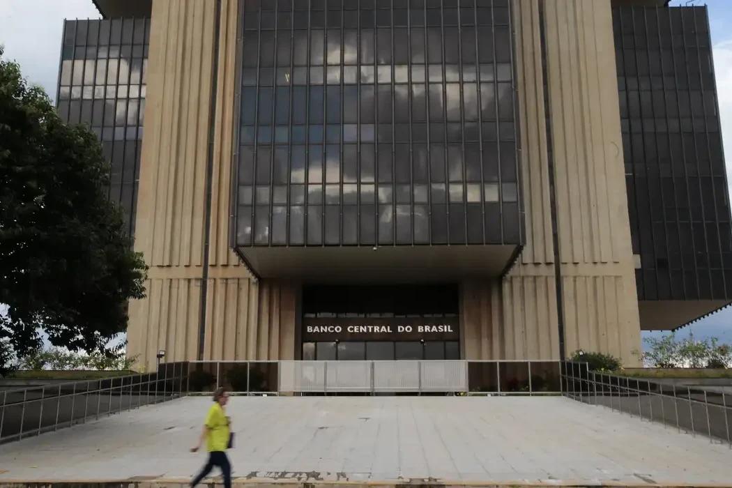 Mercado financeiro projeta inflação de mais de 4% em 2026