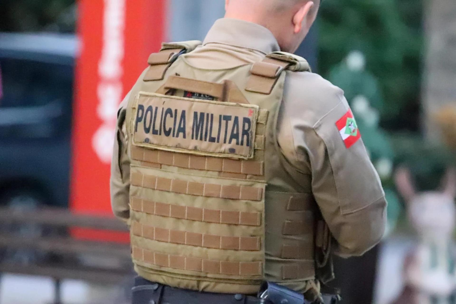 Passagem: mulher é presa em flagrante vendendo drogas em Tubarão