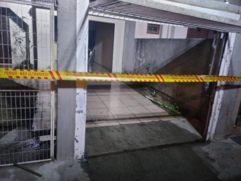 Araranguá: casa pega fogo no bairro Mato Alto