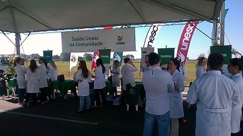 Cursos de Saúde da Unesc levam orientações à população de Araranguá
