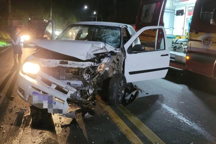 Motociclista morre após colisão frontal entre carro e moto na SC-390