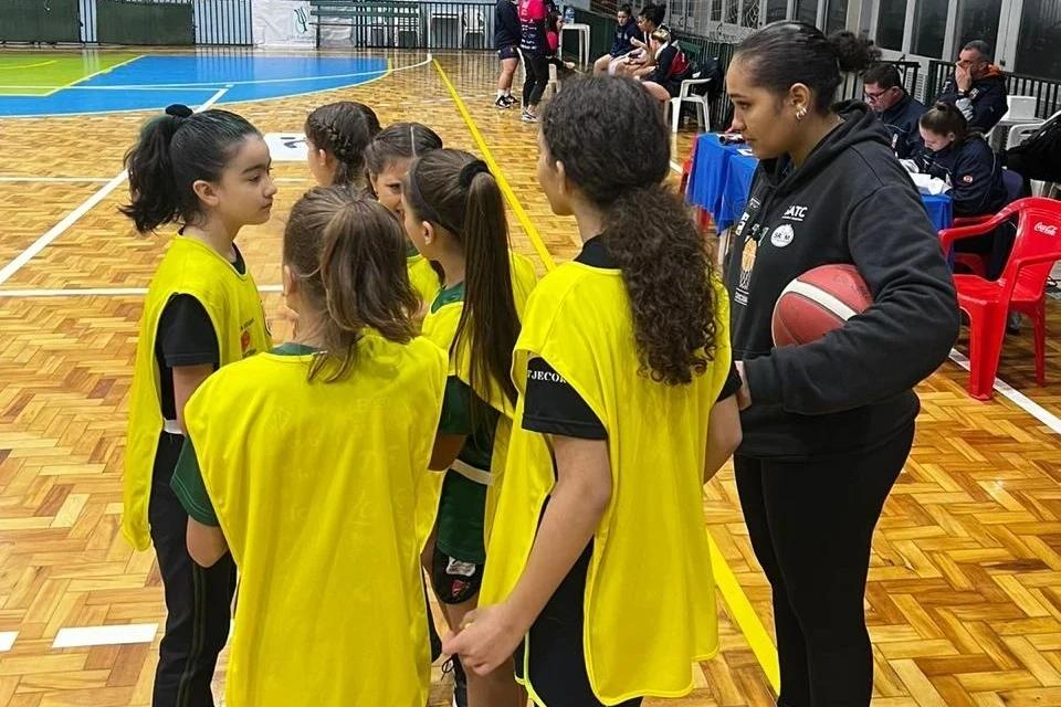 Escolinha de basquete feminino do Mampituba está com vagas abertas