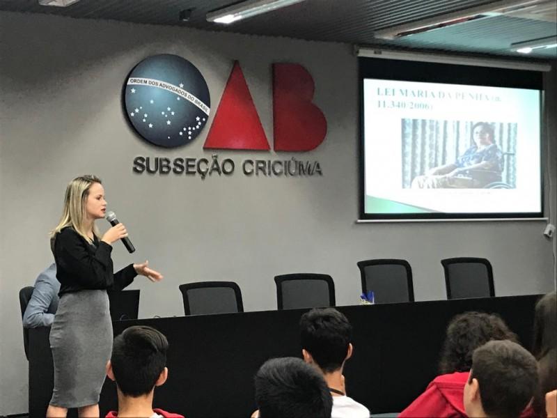 Alunos içarenses aprendem sobre violência de gênero com projeto da OAB