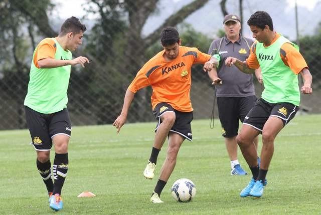 Coritiba e Criciúma almejam sequência positiva para fugir da degola