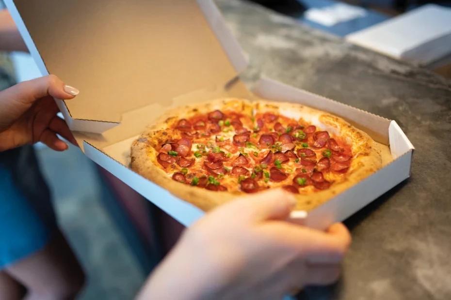 Homem com extenso histórico criminal é preso após enviar comprovante falso para pizzaria de Criciúma