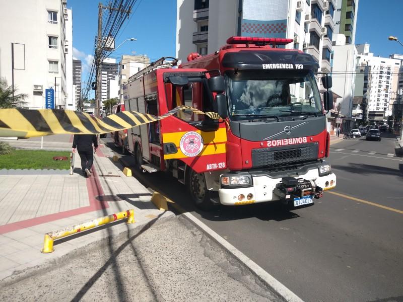 Princípio de incêndio mobiliza Corpo de Bombeiros no Centro de Criciúma