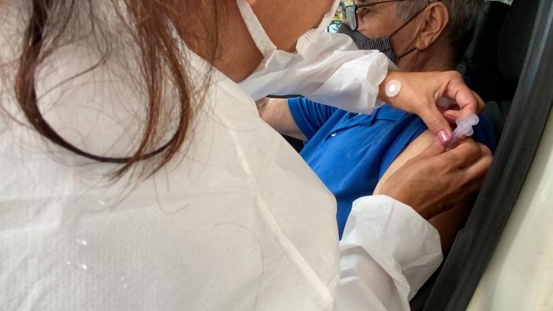 Covid-19: Criciúma começa a aplicar quarta dose da vacina para idosos com 80 anos ou mais