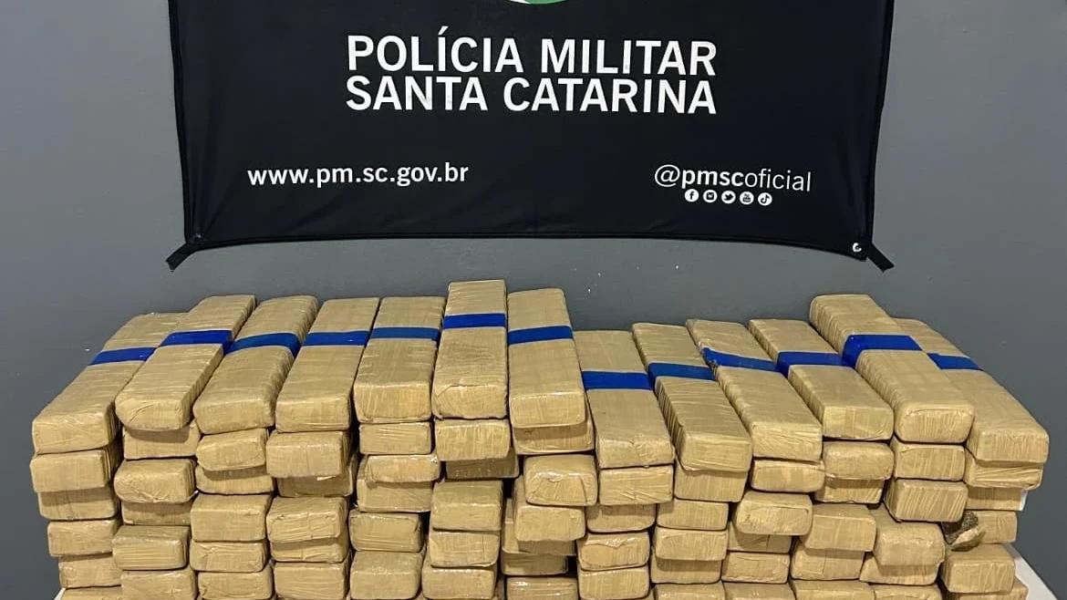 PM de Criciúma apreende mais de 70 quilos de maconha na BR-101