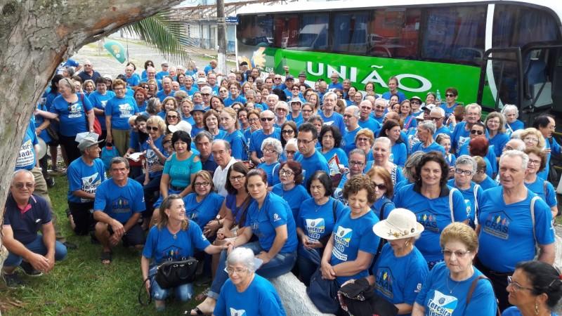 Grupo dos Idosos realiza passeio de confraternização
