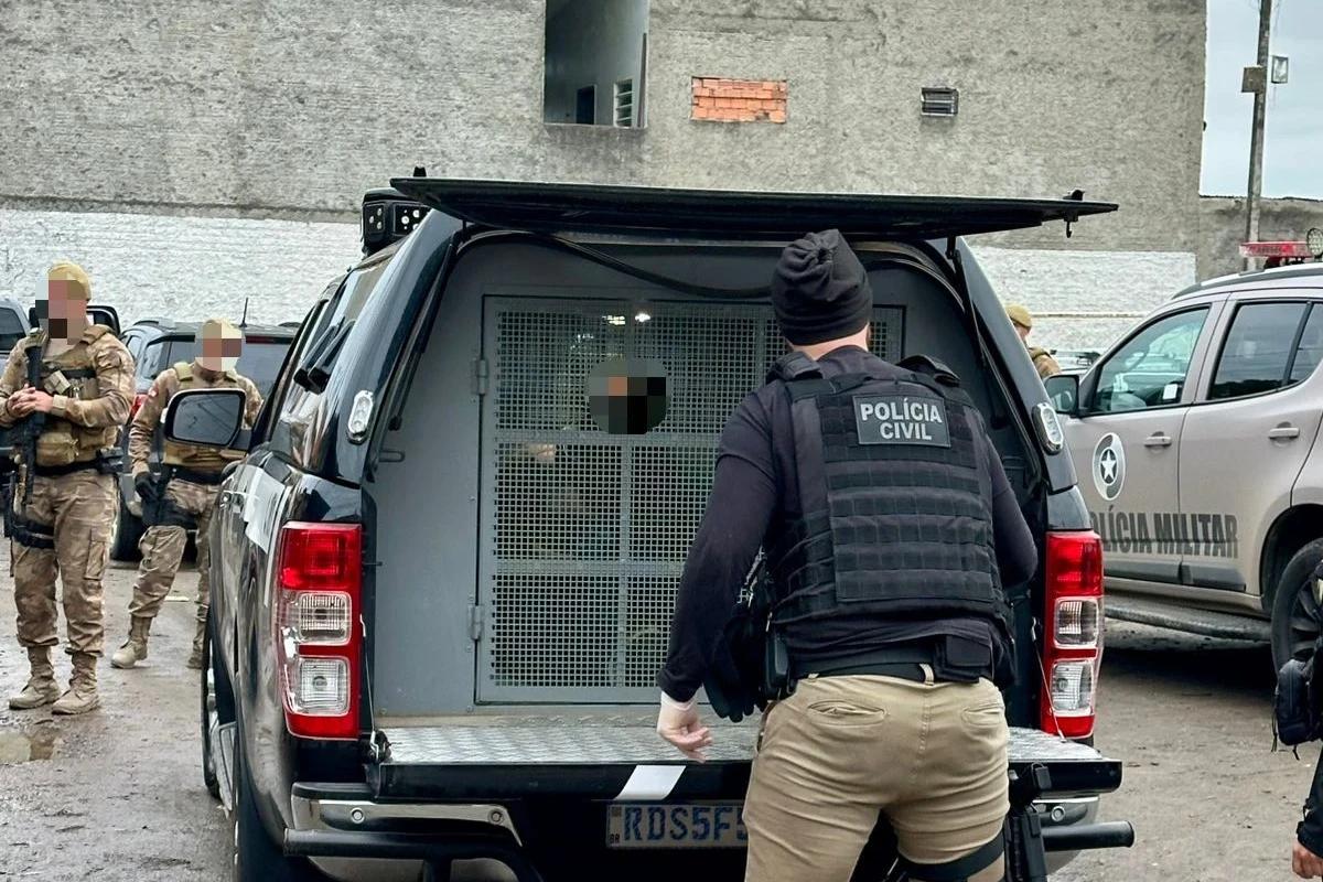 Operação da Polícia Civil combate tráfico de drogas e intimidação em bairros de Criciúma