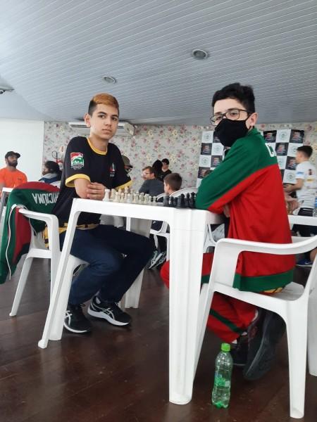 Atletas criciumenses conquistam pódio e mais de 15 medalhas no Aberto SC de Xadrez Rápido