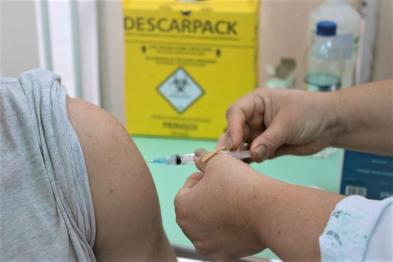 Içara com vacinação de primeira, segunda e terceira dose a partir de segunda-feira