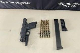 PM apreende pistola e mais de 70 munições em Araranguá