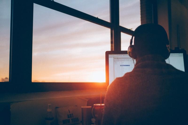 Capacitação profissional: projeto Jovem Programador está com inscrições abertas 