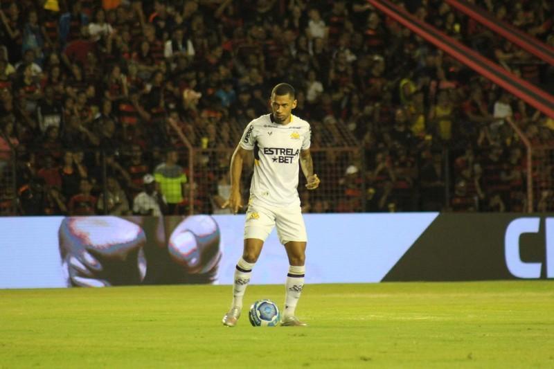 Fabinho é anunciado como reforço do América-MG
