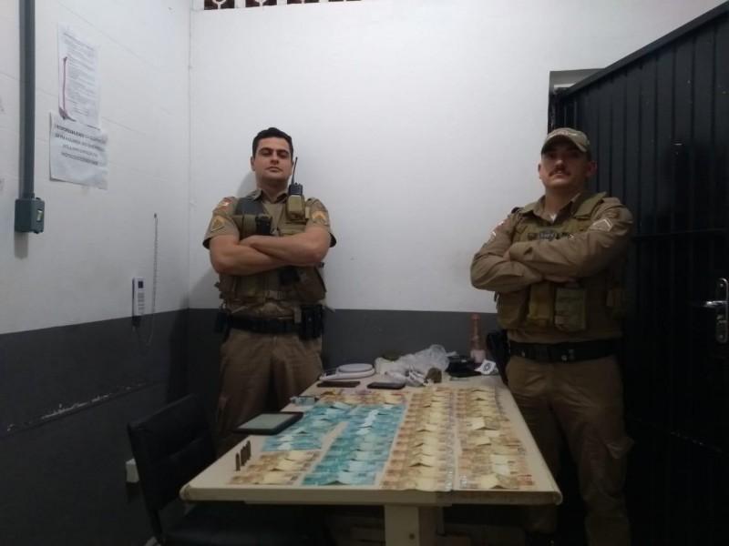 Dupla é detida por tráfico de drogas no bairro Esplanada