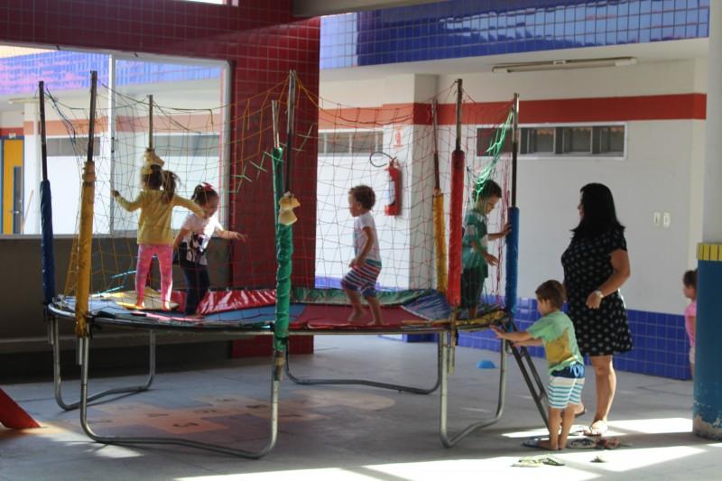 Colônia de Férias atende mais de 60 crianças