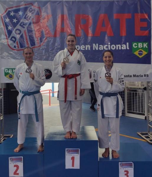 Atletas içarenses conquistam ouro no Open Nacional de Karatê