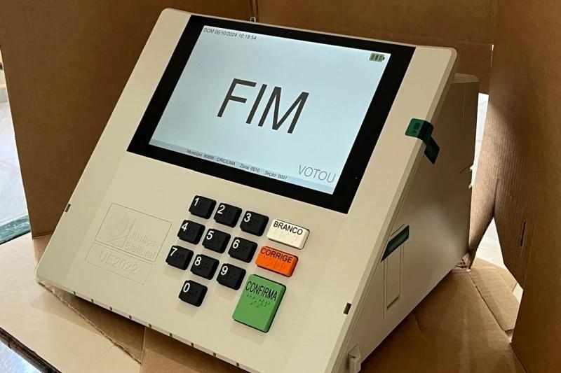 Urna eletrônica completa 30 anos e juiz eleitoral de Criciúma fala sobre modelo único no mundo