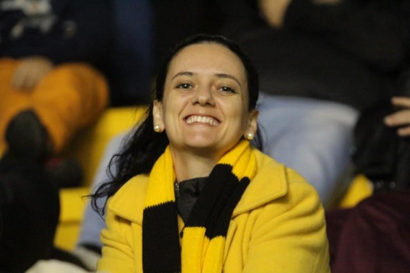 Torcida encara noite gelada em Criciúma e vibra com vitória carvoeira no Catarinense