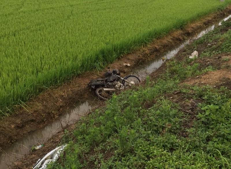 Acidente entre moto e camionete deixa motociclista ferido