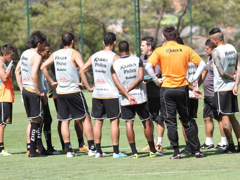 Franco-atirador, Tigre desafia o líder Cruzeiro