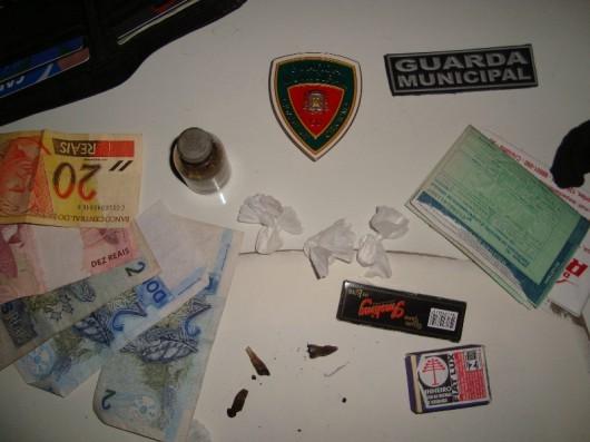 Gape da Guarda Municipal apreende maconha e faca no Terminal Central