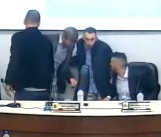Candidato a vereador acusa parlamentar de agressão em Forquilhinha; PM é acionada 