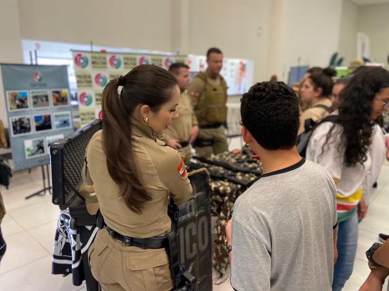 Feira Aciva de Profissões: um encontro de oportunidades para estudantes do Extremo Sul Catarinense