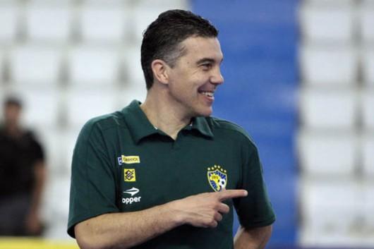 Técnico da Seleção Brasileira estreia Clínica de Futebol