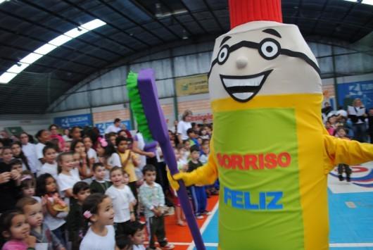 Programa Sorriso Feliz, em Siderópolis, ganha mascote Creminho