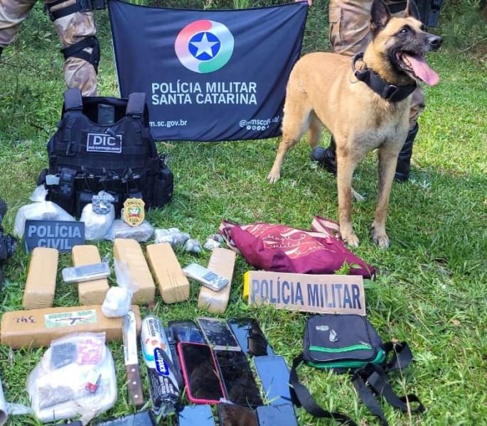 Laguna: mulher é presa e drogas são apreendidas pela Polícia Militar e Polícia Civil