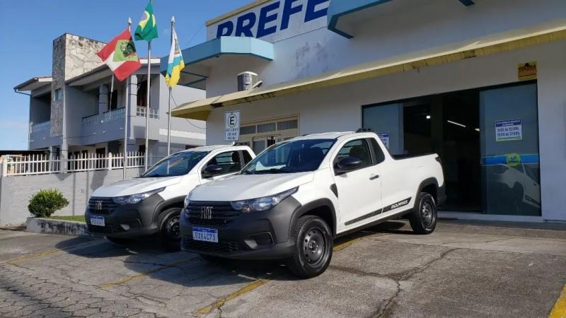 Frota municipal com mais dois veículos 0km