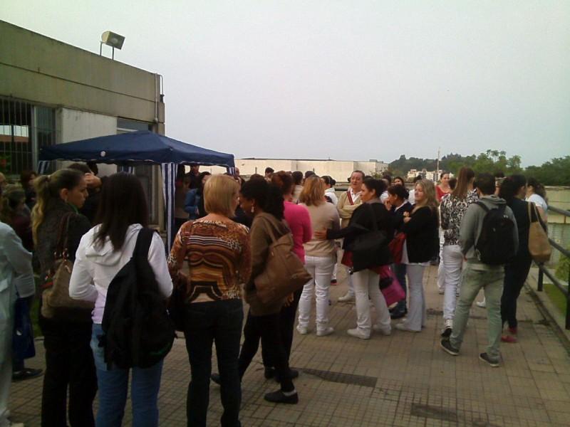 Trabalhadores em greve no Hospital Regional de Araranguá