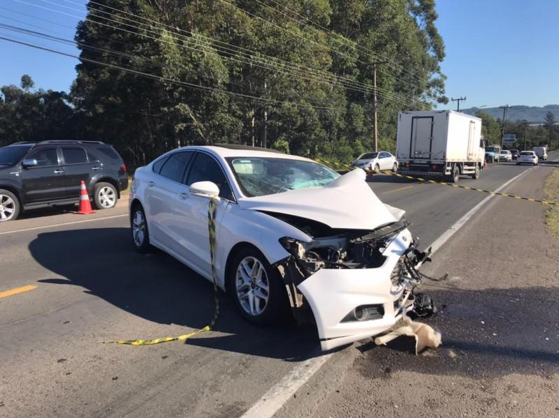 Colisão frontal entre carro e caminhonete é registrada na SC-445 em Criciúma