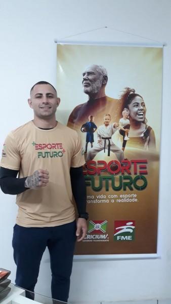 Lutador criciumense de MMA disputa cinturão nesta sexta-feira