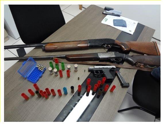 Polícia prende agricultor por posse ilegal de armas