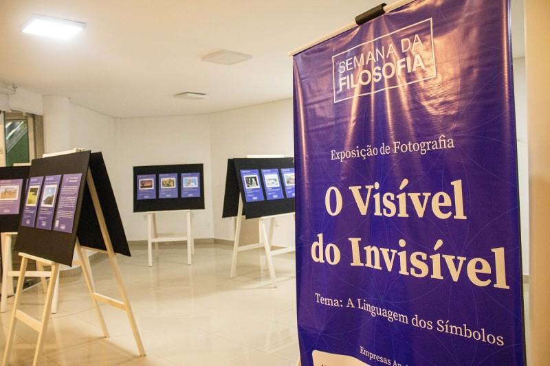 Fotos filosóficas tomam conta do Criciúma Shopping