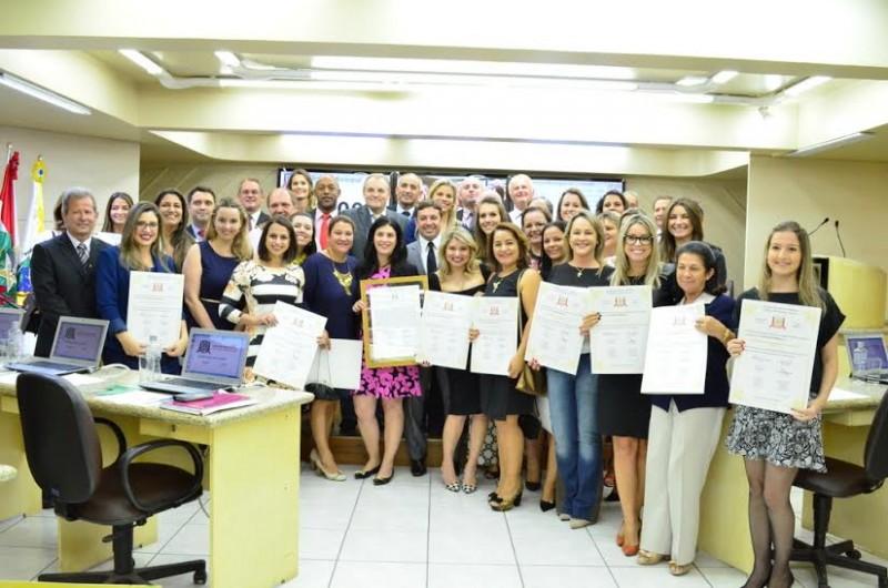 Mulheres advogadas são homenageadas no Legislativo