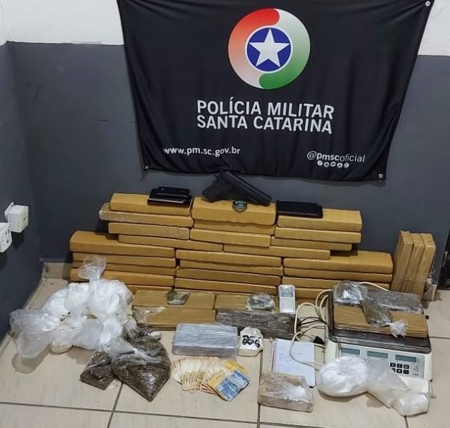 Cerca de 40 quilos de maconha são apreendidos na Vila Cechinel em Criciúma