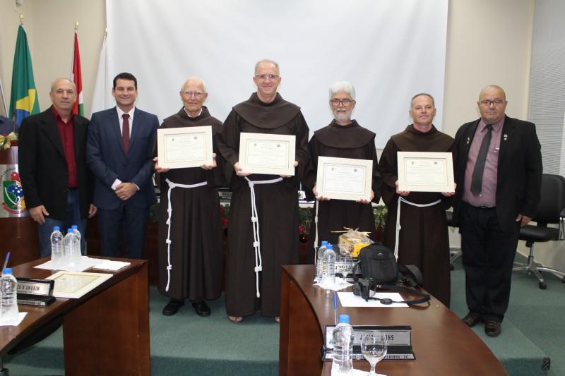 Câmara realiza Sessão Solene em homenagem aos Franciscanos
