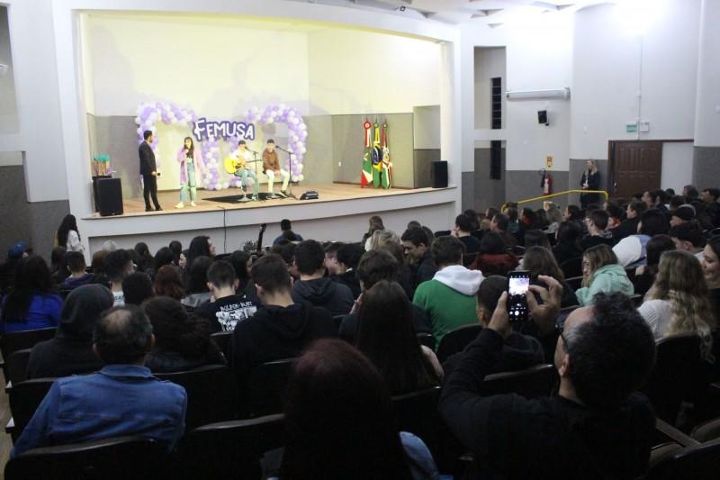 Femusa premia jovens talentos da música