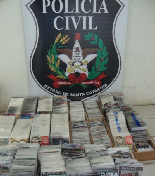 Polícia apreende produtos piratas em lojas