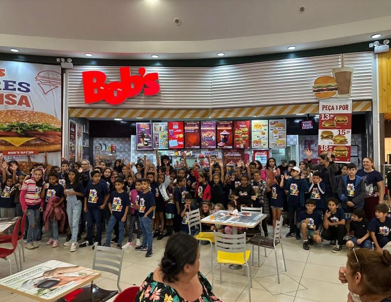 Dia das Crianças é comemorado com cinema para crianças atendidas pelo Cras